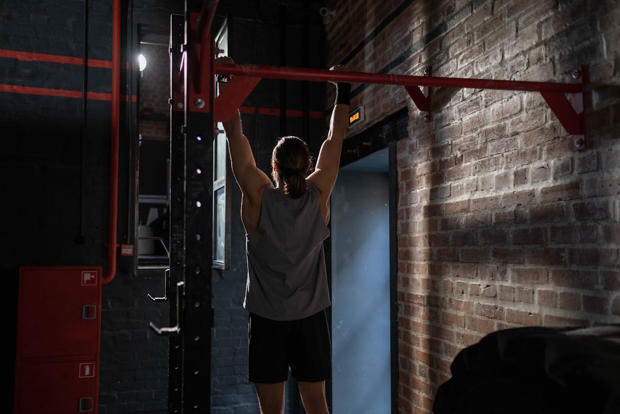 Mastering Upper Body Strength: The Ultimate Guide to Building Power and Endurance Photo by cottonbro studio