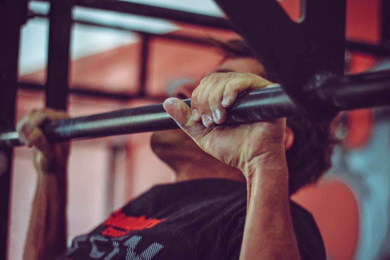 Mastering the Muscle Up: A Step-by-Step Guide to Perfecting Your Technique Photo by Victor Freitas